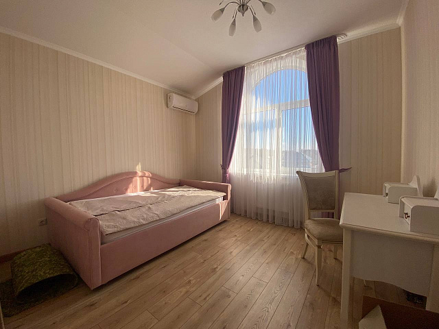 Дом 234 кв.м на 15 сот.