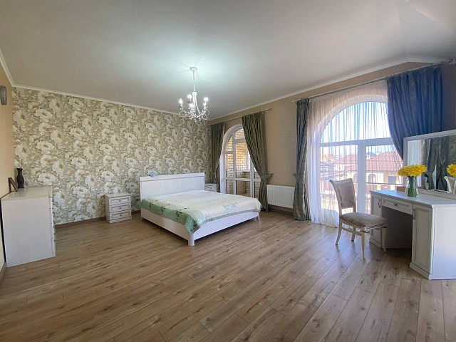 Дом 234 кв.м на 15 сот.