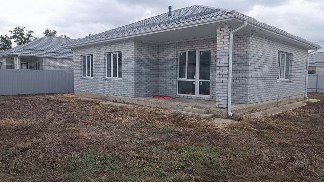 Дом 100м на участке 6 сот.